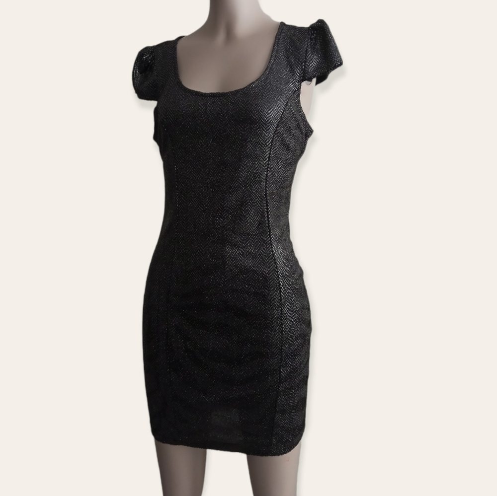 SYMPHONY Black iridescent snakeskin statement dress size medium with cap sleeves